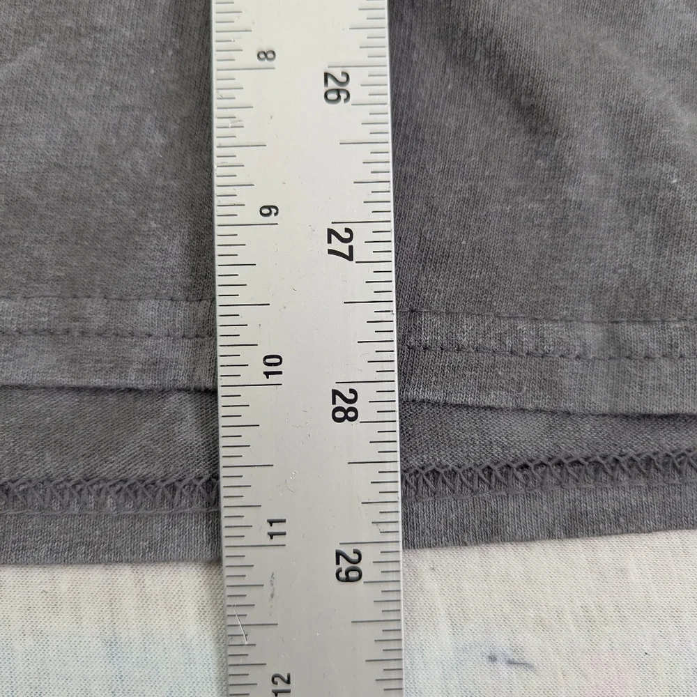 Dungeons & Dragons Gray T-Shirt Medium